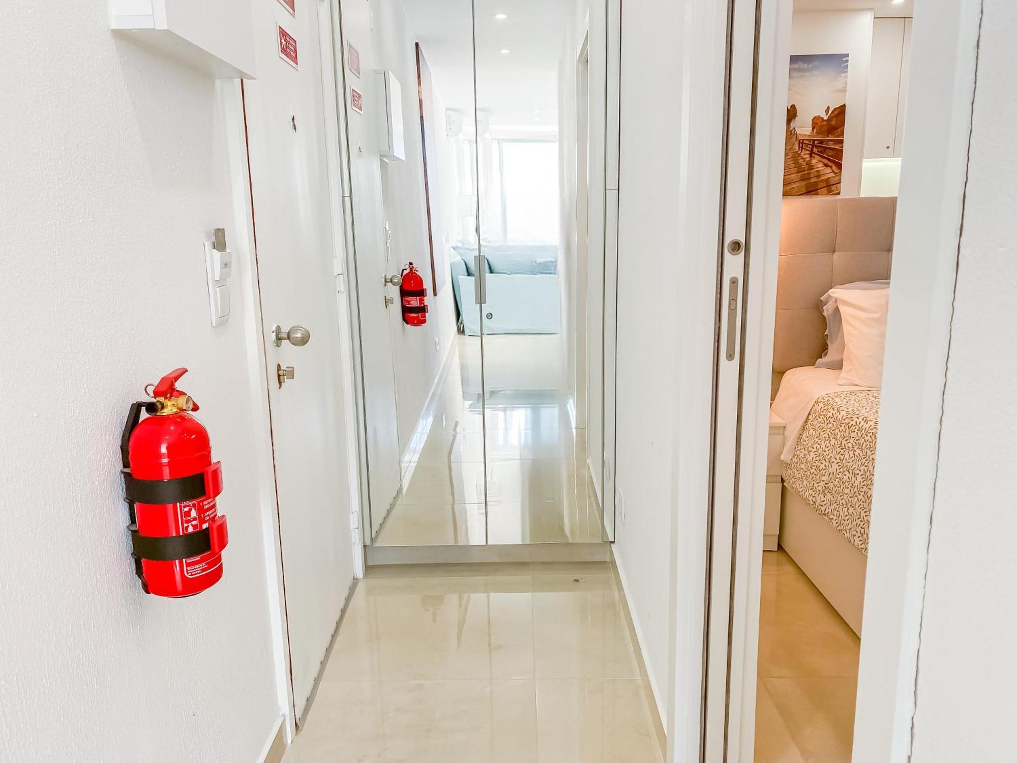 Luxury 2 Min Beach With Balcony, Ocean View, Wifi, Ac, Smarttv Portimão Exterior foto